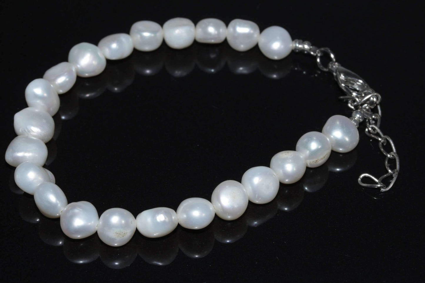 Elegant Cultured Freshwater Pearls Bracelet