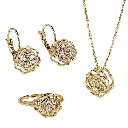 Rose Is A Rose Set Of Ring,Earrings and Pendant With Chain In 18kt